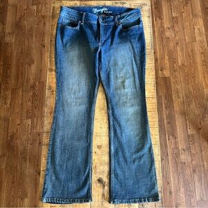 Wrangler Bootcut Blue Denim Wash Jeans Size 15X32
